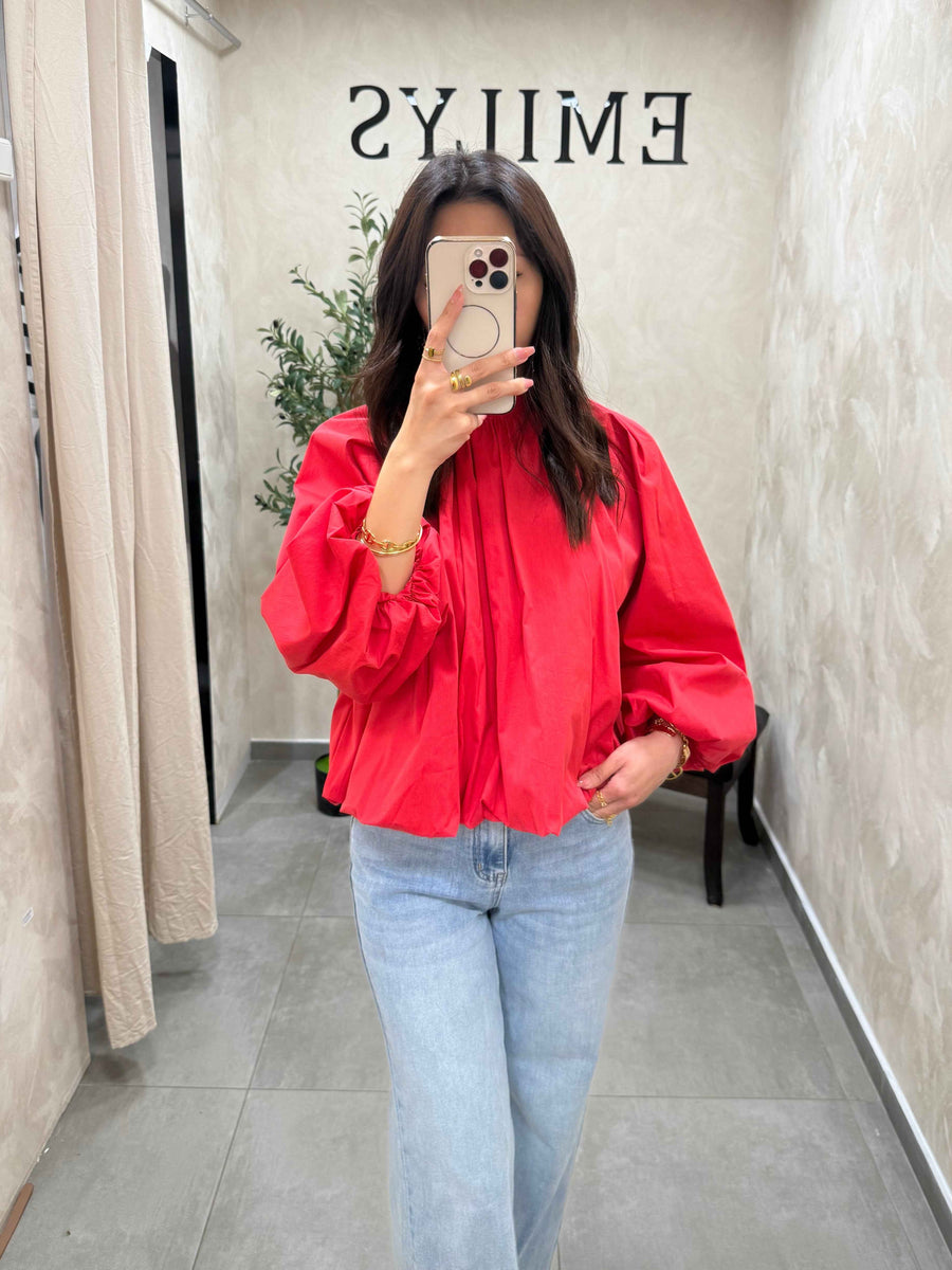 Blouse rouge dos nu