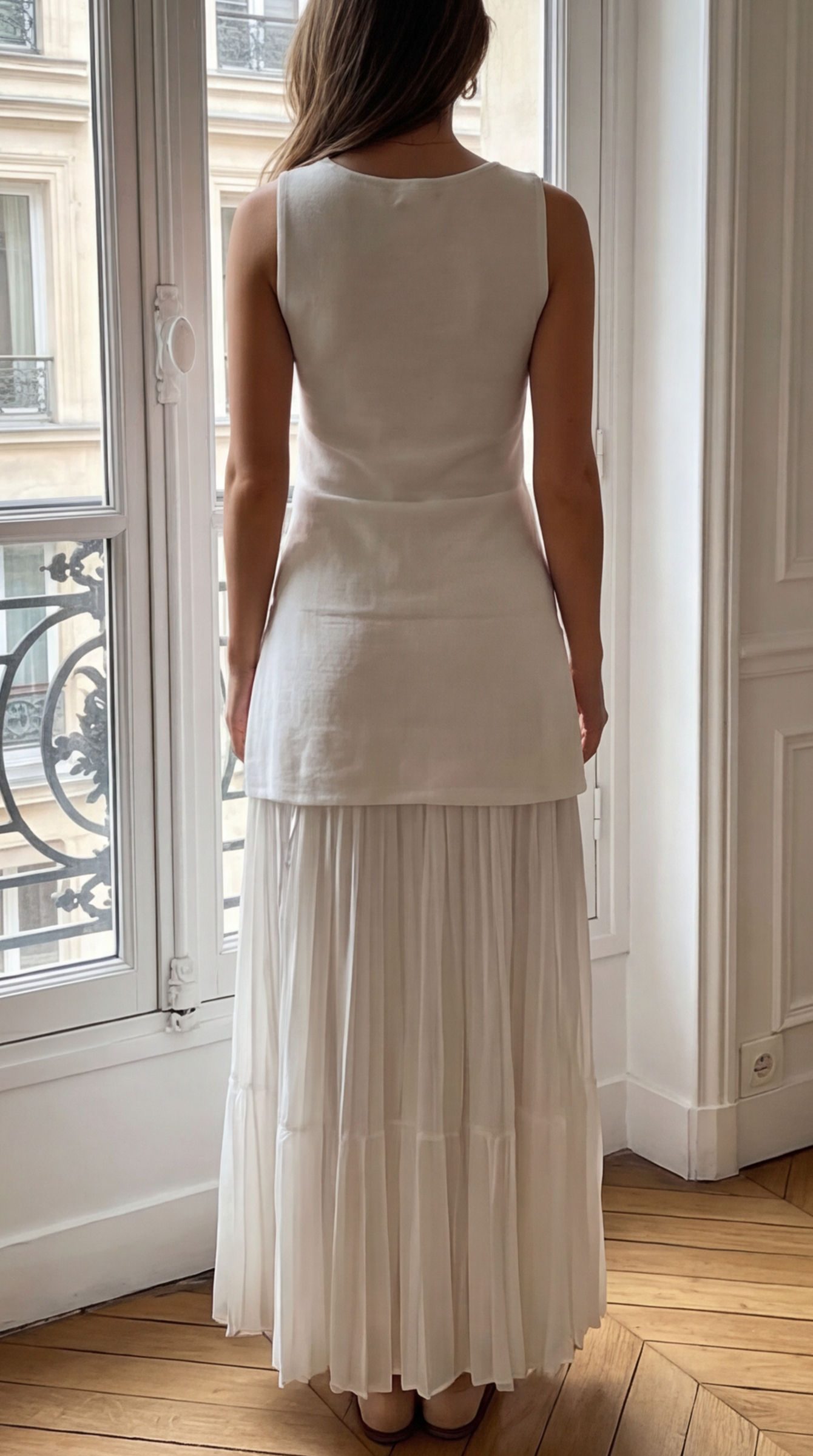 Robe longue plissée sans manches