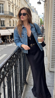 Elegante vestido de satén