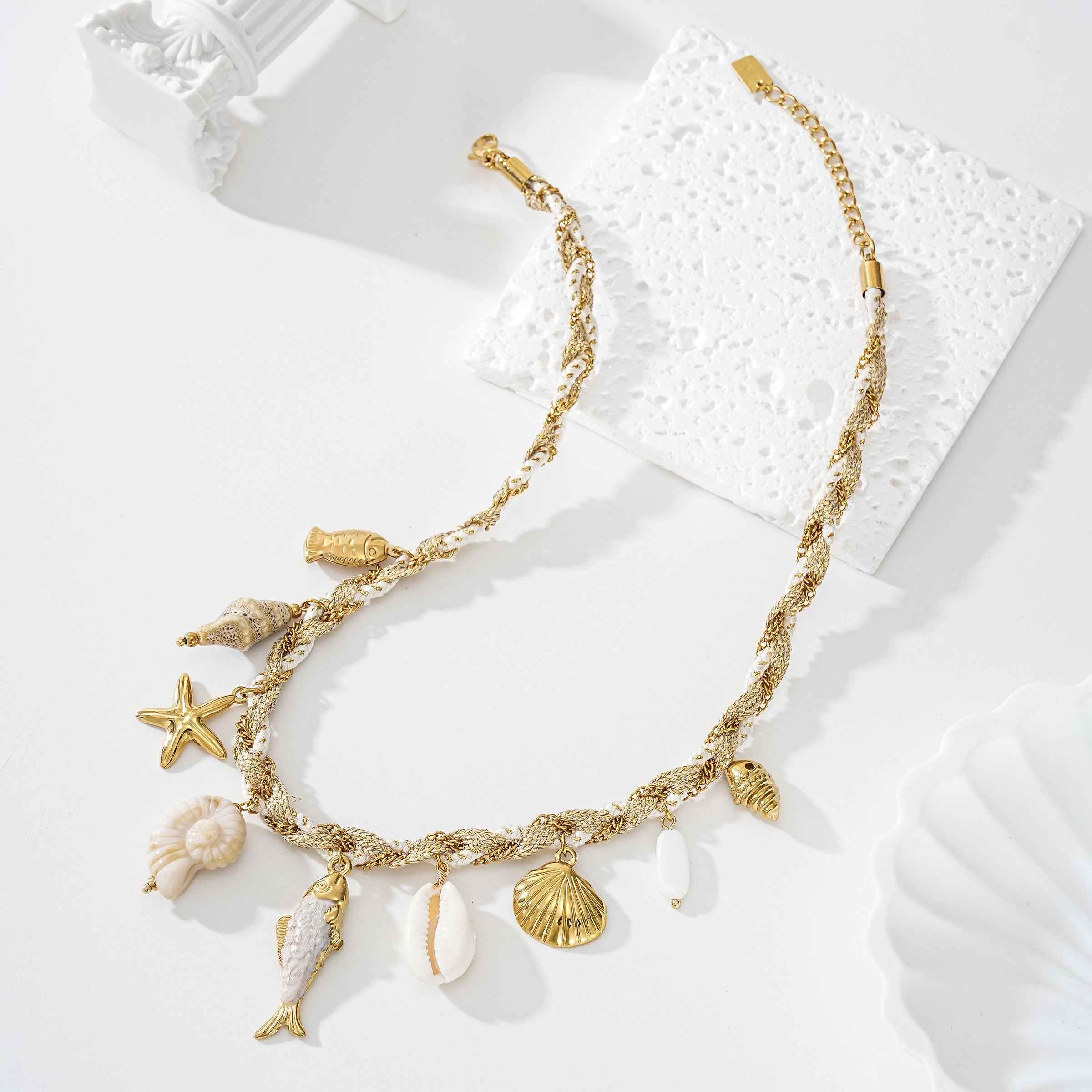 Collier Maya