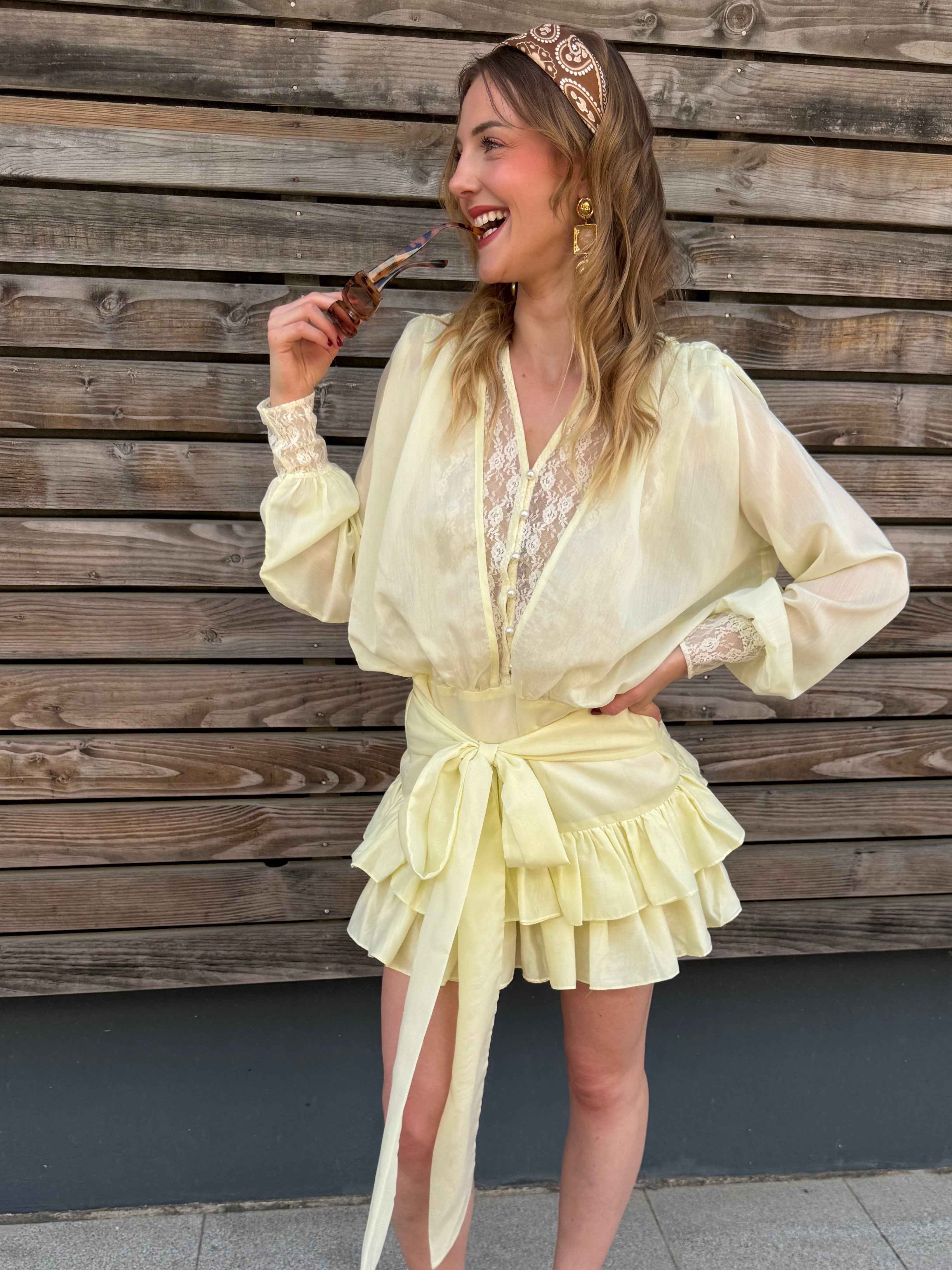 Robe jaune fluide