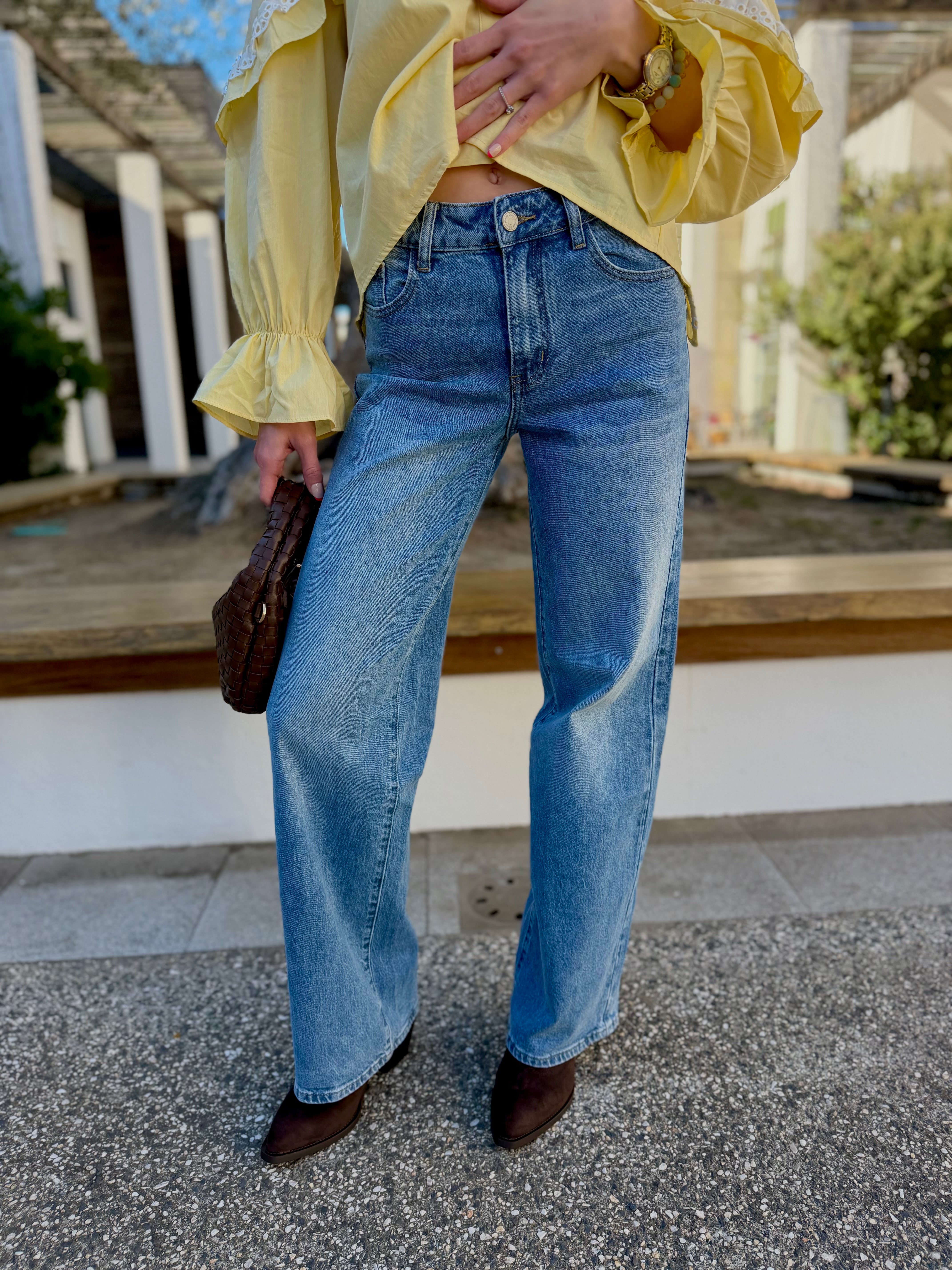 Vaqueros con estrellas: un estilo único para brillar cada día.