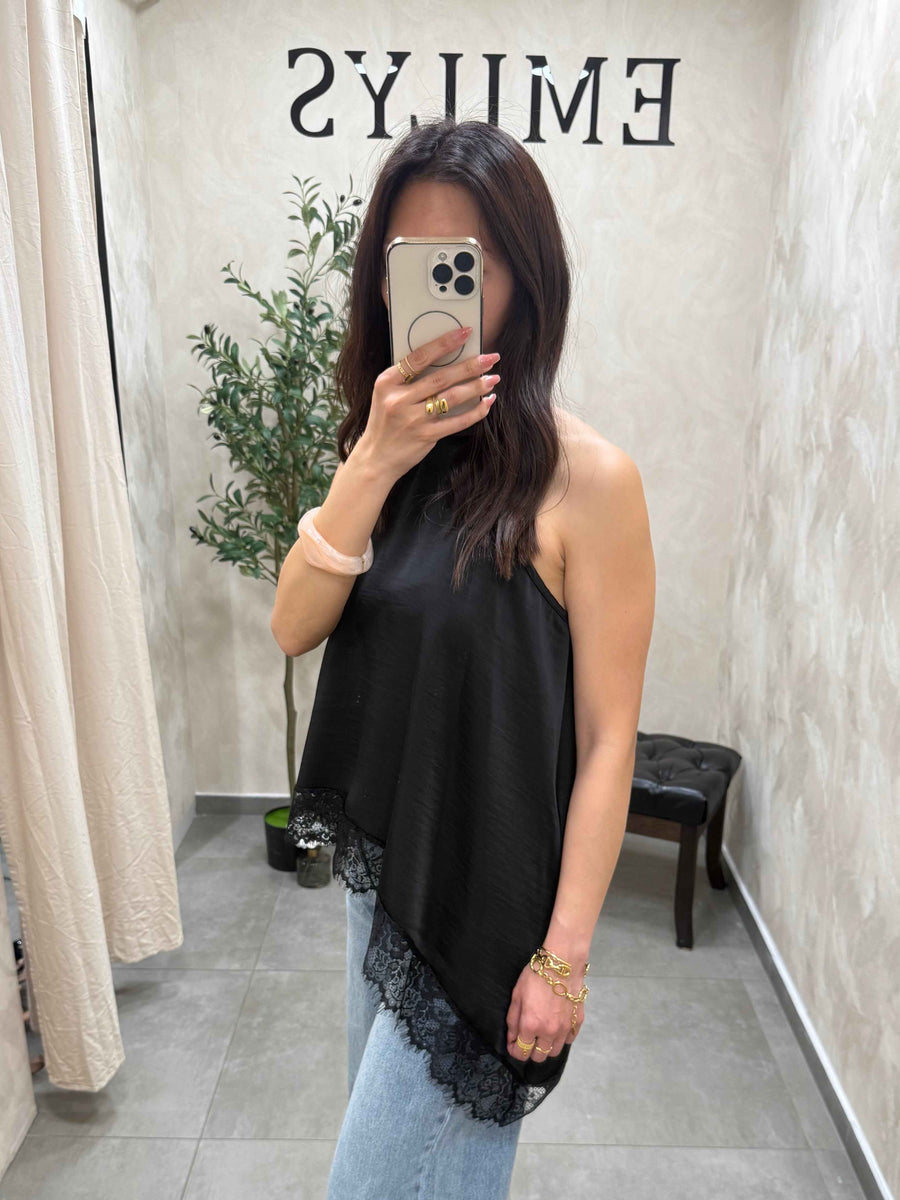 Top asymétrique en satin noire à dentelle