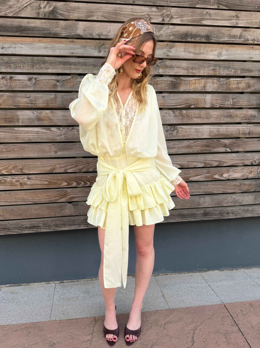 Robe jaune fluide