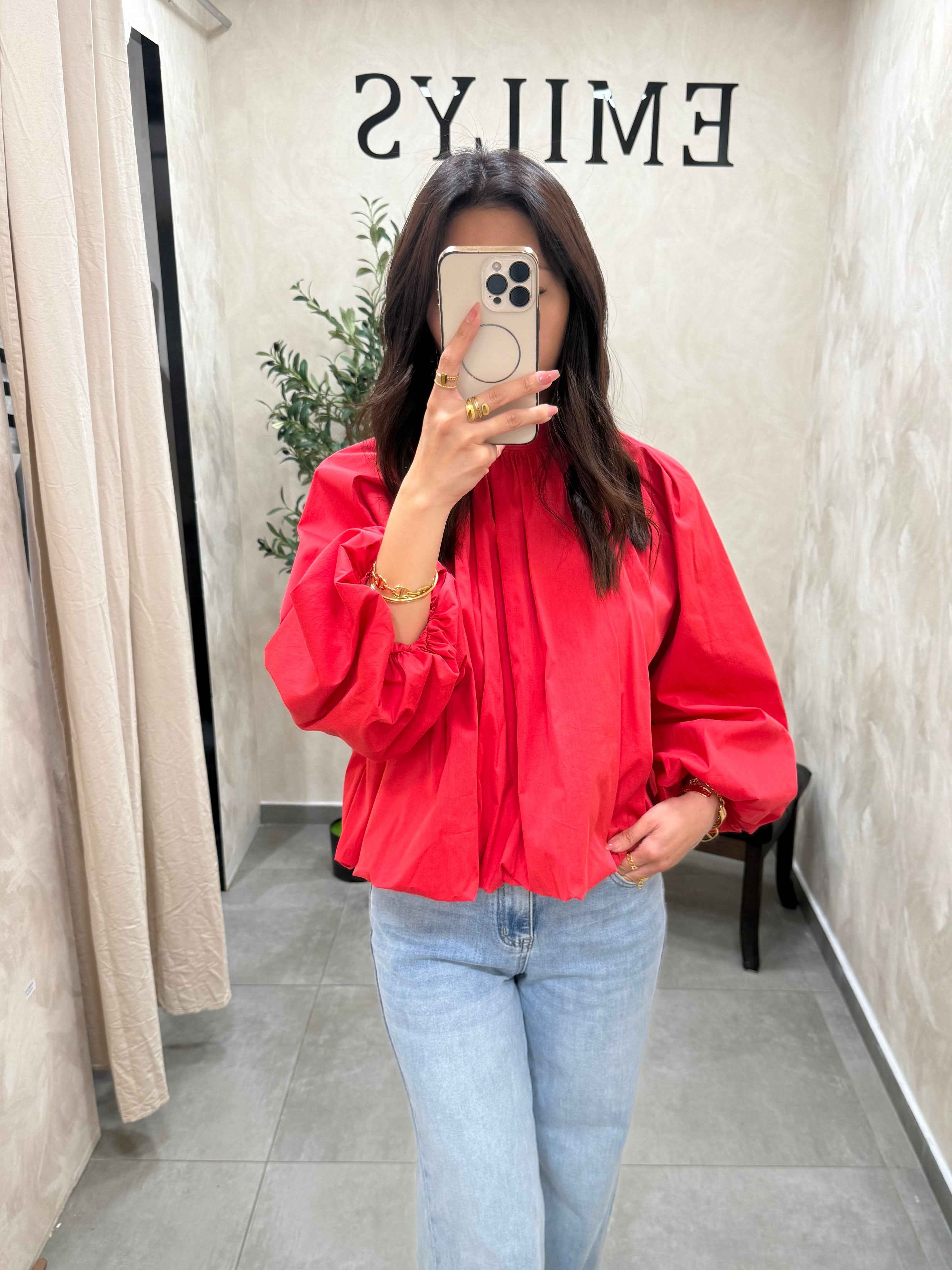 Blouse rouge dos nu