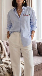 Camisa elegante de rayas azules - Estilo moderno