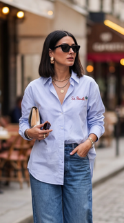 Camisa elegante de rayas azules - Estilo moderno